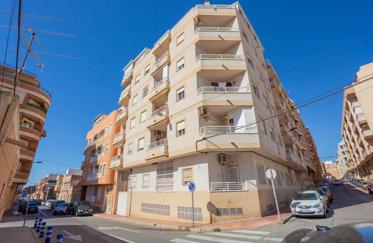 resale-apartment-torrevieja-playa-de-los-locos_287080_lg.jpg