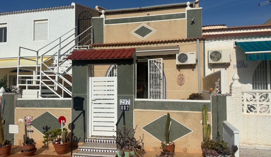 resale-town-house-torrevieja-costa-blanca_218019_lg.jpg